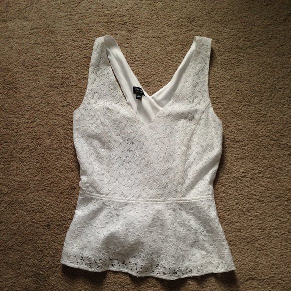 Nicole by Nicole Miller Tops - Nicole Miller Lace Sleeveless Top NWT